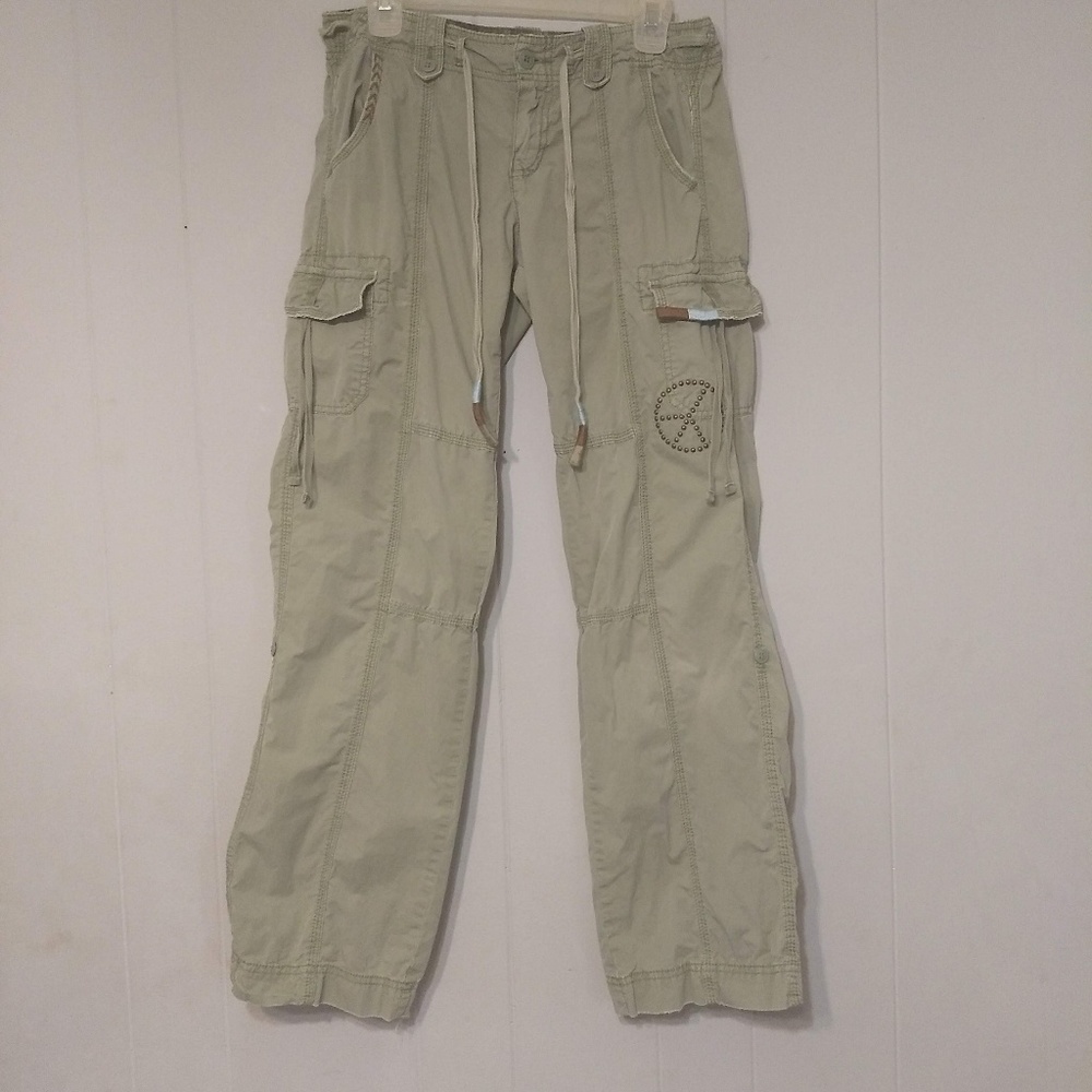 ❤️  Lucky Brand olive cargo pants.